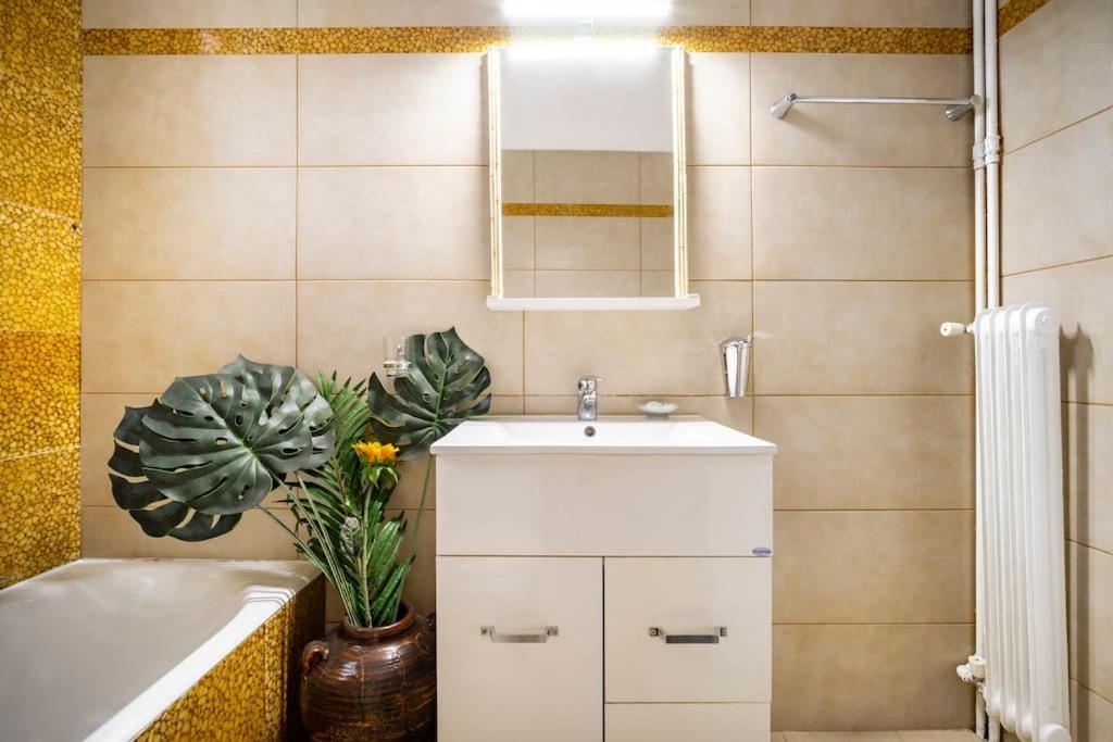Athens Paradise Cozy 53 Sqm Apartament Near To Metro Buitenkant foto